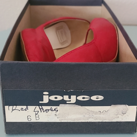 Vintage 1950s Red Satin Pumps size 6 - Picture 10 of 10